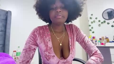 Snapshot of pretty_peaches chatting on 01-18-26, 12:14 Pretty peaches online show from 01-18-26, 12:14