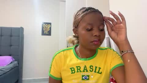 Snapshot of pretty_peaches chatting on 02-01-26, 12:37 Pretty peaches online show from 02-01-26, 12:37