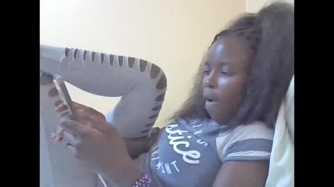 Snapshot of pretty_petite_ebony chatting on 03-10-25, 07:50 pretty_petite_ebony online show from 03-10-25, 07:50