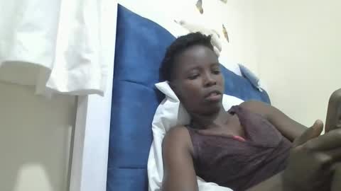 pretty_petite_ebony online show from 11-26-25, 03:07