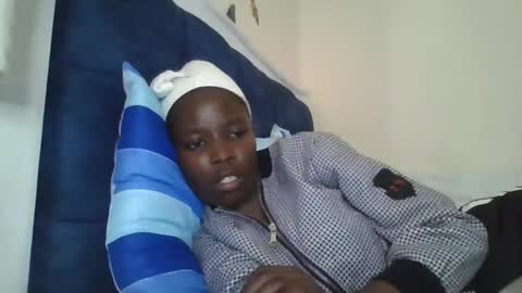 pretty_petite_ebony online show from 12-21-25, 08:32