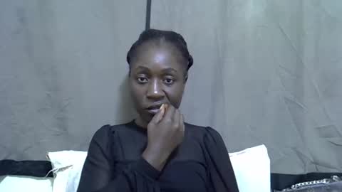 Snapshot of pretty_swirl chatting on 02-27-26, 10:21 Twirl online show from 02-27-26, 10:21