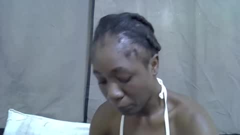 Snapshot of pretty_swirl chatting on 03-05-26, 12:23 Twirl online show from 03-05-26, 12:23