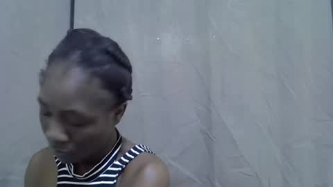 Snapshot of pretty_swirl chatting on 03-10-26, 12:10 Twirl online show from 03-10-26, 12:10