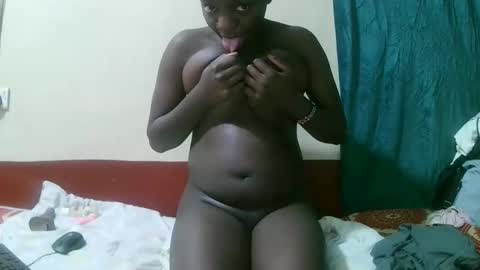 Snapshot of pretty_tiffany1 chatting on 12-02-25, 12:16 pretty_tiffany1 online show from 12-02-25, 12:16