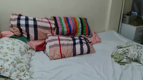 PrettyAsian098 online show from 10-10-25, 11:53