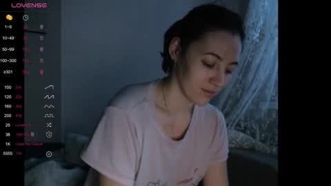 Snapshot of prettybella_7 chatting on 12-16-24, 04:55 Bella online show from 12-16-24, 04:55