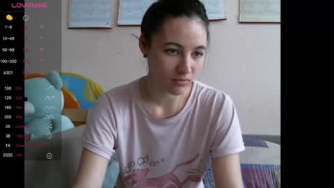 Snapshot of prettybella_7 chatting on 12-17-24, 10:34 Bella online show from 12-17-24, 10:34
