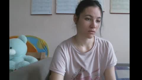 Snapshot of prettybella_7 chatting on 12-27-24, 07:40 Bella online show from 12-27-24, 07:40
