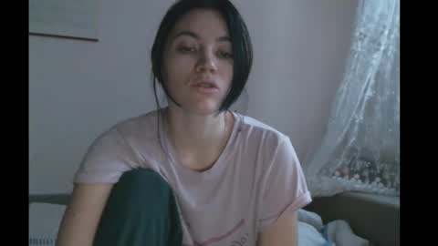 Snapshot of prettybella_7 chatting on 12-29-24, 05:21 Bella online show from 12-29-24, 05:21