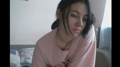 Snapshot of prettybella_7 chatting on 01-03-25, 08:10 Bella online show from 01-03-25, 08:10