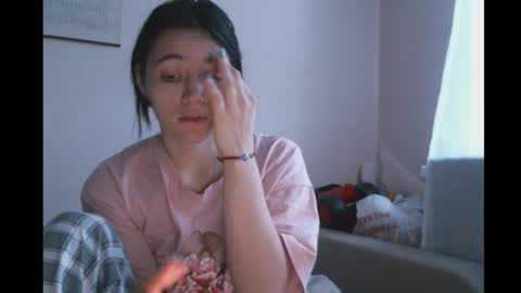 Snapshot of prettybella_7 chatting on 01-04-25, 05:16 Bella online show from 01-04-25, 05:16