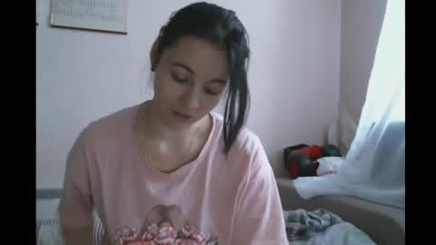 Snapshot of prettybella_7 chatting on 01-09-25, 06:17 Bella online show from 01-09-25, 06:17