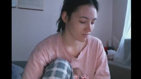 Snapshot of prettybella_7 chatting on 01-10-25, 05:15 Bella online show from 01-10-25, 05:15