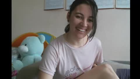 Snapshot of prettybella_7 chatting on 01-30-25, 11:33 Bella online show from 01-30-25, 11:33