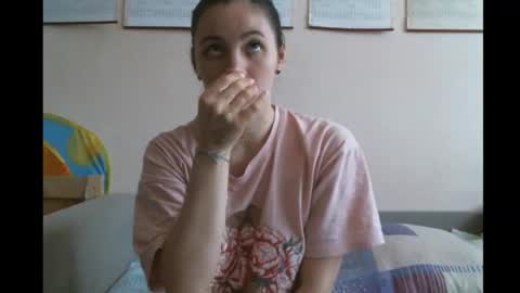 Snapshot of prettybella_7 chatting on 02-06-25, 09:00 Bella online show from 02-06-25, 09:00