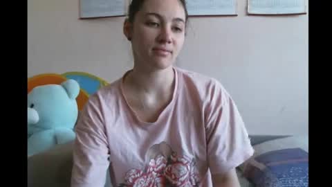 Snapshot of prettybella_7 chatting on 02-07-25, 10:29 Bella online show from 02-07-25, 10:29