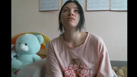 Snapshot of prettybella_7 chatting on 02-13-25, 08:59 Bella online show from 02-13-25, 08:59