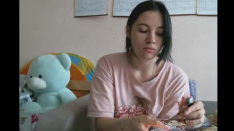 Snapshot of prettybella_7 chatting on 02-13-25, 12:21 Bella online show from 02-13-25, 12:21