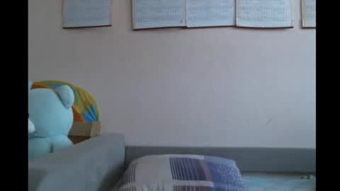 Snapshot of prettybella_7 chatting on 02-26-25, 10:04 Bella online show from 02-26-25, 10:04