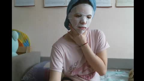Snapshot of prettybella_7 chatting on 02-27-25, 07:34 Bella online show from 02-27-25, 07:34