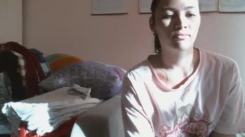 Snapshot of prettybella_7 chatting on 09-16-25, 04:46 Bella online show from 09-16-25, 04:46