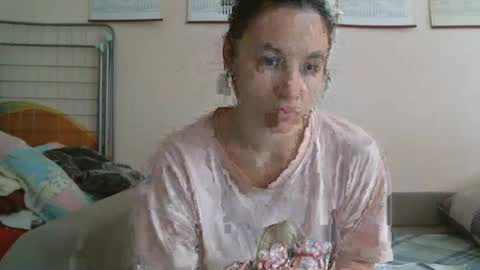 Snapshot of prettybella_7 chatting on 09-24-25, 11:13 Bella online show from 09-24-25, 11:13