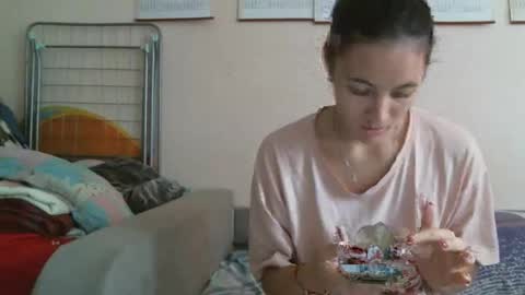 Snapshot of prettybella_7 chatting on 09-28-25, 05:13 Bella online show from 09-28-25, 05:13