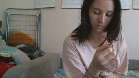 Snapshot of prettybella_7 chatting on 09-30-25, 10:31 Bella online show from 09-30-25, 10:31