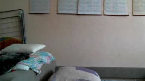 Snapshot of prettybella_7 chatting on 10-20-25, 10:59 Bella online show from 10-20-25, 10:59