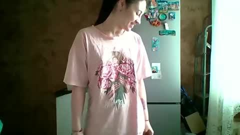 Bella online show from 05-15-26, 03:57