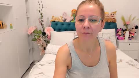 Snapshot of prettyblackeyes chatting on 01-15-26, 09:07 wilma online show from 01-15-26, 09:07