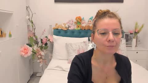 Snapshot of prettyblackeyes chatting on 02-14-26, 08:44 wilma online show from 02-14-26, 08:44