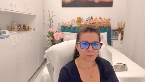 Snapshot of prettyblackeyes chatting on 03-03-26, 06:30 wilma online show from 03-03-26, 06:30