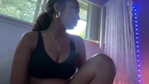 Snapshot of prettyblackgal chatting on 07-25-26, 02:42 prettyblackgal online show from 07-25-26, 02:42