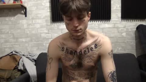 Snapshot of prettyboyszn chatting on 01-06-25, 11:31 pretty boy online show from 01-06-25, 11:31