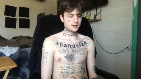 Snapshot of prettyboyszn chatting on 01-25-25, 07:28 pretty boy online show from 01-25-25, 07:28