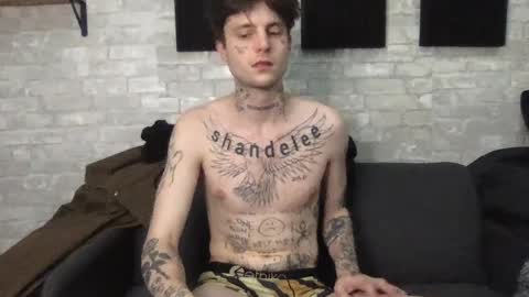 Snapshot of prettyboyszn chatting on 01-27-25, 05:58 pretty boy online show from 01-27-25, 05:58