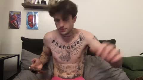 Snapshot of prettyboyszn chatting on 09-19-25, 05:53 pretty boy online show from 09-19-25, 05:53