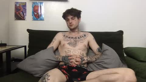 Snapshot of prettyboyszn chatting on 09-24-25, 04:38 pretty boy online show from 09-24-25, 04:38