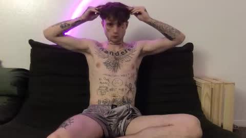 Snapshot of prettyboyszn chatting on 10-26-25, 04:07 pretty boy online show from 10-26-25, 04:07