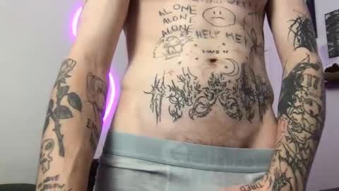 Snapshot of prettyboyszn chatting on 10-30-25, 03:19 pretty boy online show from 10-30-25, 03:19