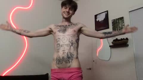 Snapshot of prettyboyszn chatting on 10-31-25, 03:18 pretty boy online show from 10-31-25, 03:18