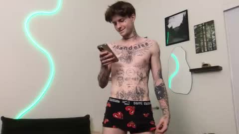 Snapshot of prettyboyszn chatting on 11-07-25, 03:50 pretty boy online show from 11-07-25, 03:50