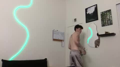 Snapshot of prettyboyszn chatting on 11-08-25, 06:24 pretty boy online show from 11-08-25, 06:24