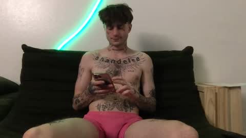 Snapshot of prettyboyszn chatting on 11-12-25, 05:30 pretty boy online show from 11-12-25, 05:30