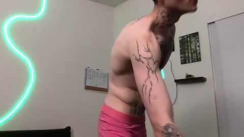 Snapshot of prettyboyszn chatting on 11-13-25, 12:31 pretty boy online show from 11-13-25, 12:31