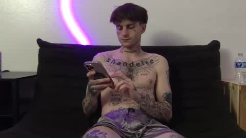 Snapshot of prettyboyszn chatting on 11-23-25, 03:06 pretty boy online show from 11-23-25, 03:06