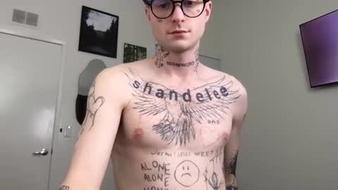 Snapshot of prettyboyszn chatting on 01-11-26, 02:16 pretty boy online show from 01-11-26, 02:16