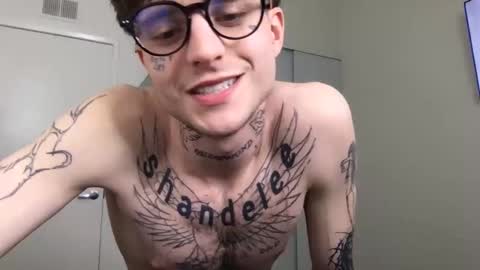 Snapshot of prettyboyszn chatting on 01-12-26, 12:38 pretty boy online show from 01-12-26, 12:38